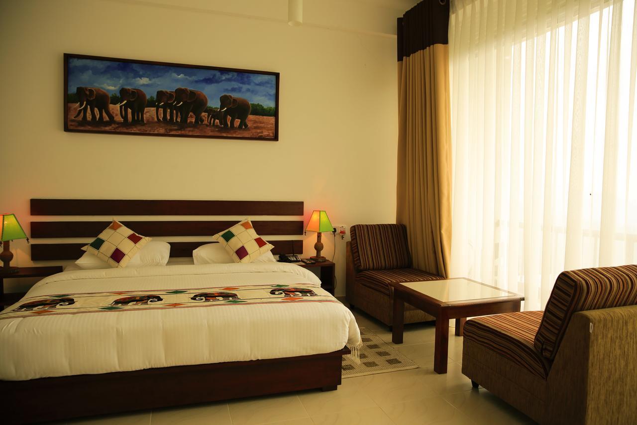 Thuruliya Hotel รามโบดา ภายนอก รูปภาพ