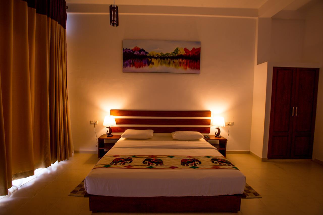 Thuruliya Hotel รามโบดา ภายนอก รูปภาพ